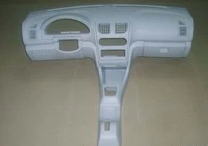 ABS lakštai - geras smūgio stipris automobilių prietaisų skydelyje
